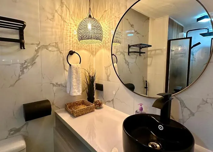 Modern Aesthetic At Mplace Near Tomas Morato Aparthotel